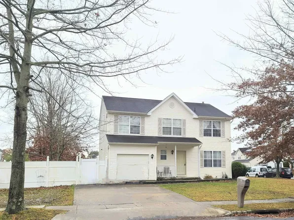 15 Crestwood Cir, Egg Harbor Township, NJ 08234