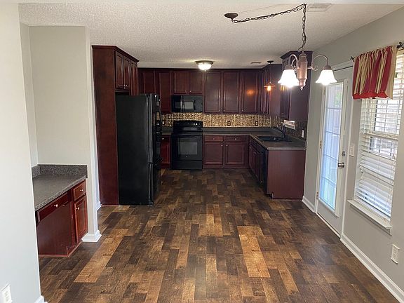 2nd image of 113 Covington Cv