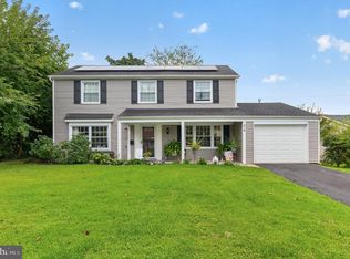 24 Peachfield Ln, Willingboro, NJ 08046