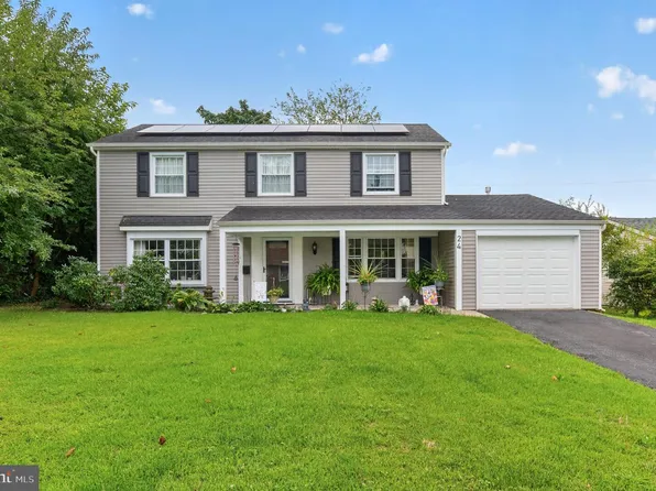 24 Peachfield Ln, Willingboro, NJ 08046