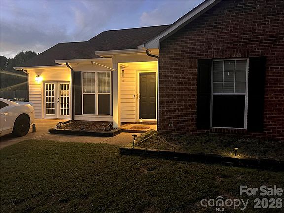 5th image of 4102 Carolina Pointe Ct SW