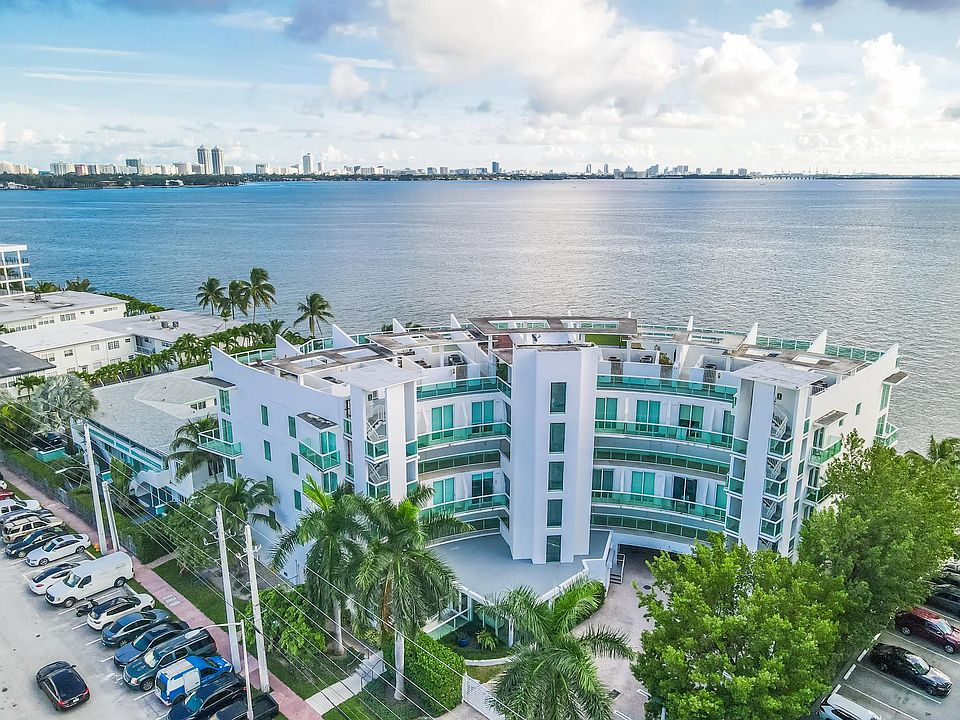 1st image of 2000 Bay Dr #4