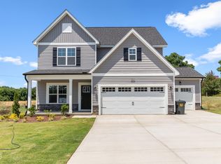 204 N Rabbit Run Dr, Smithfield, NC 27577