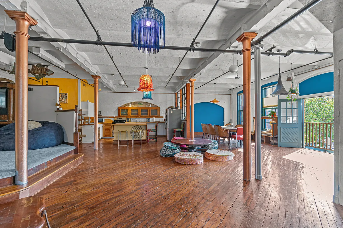 Building Photo - 532 Kinsley Ave #205