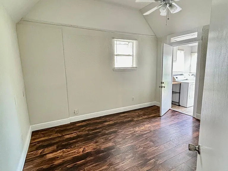 2423 Saint Ann St — Photo 8
