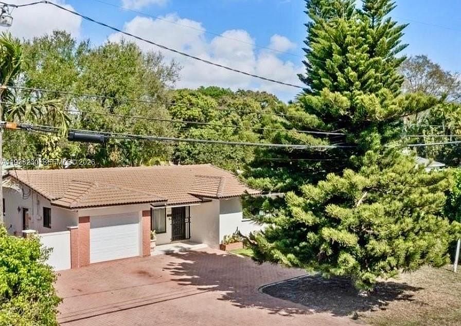 1st image of 6385 SW 25th St