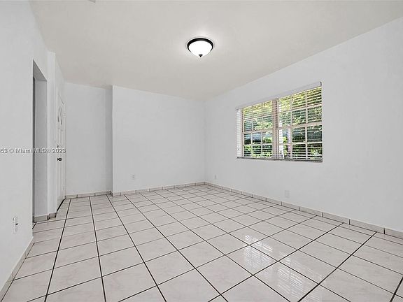 4th image of 42 Phoenetia Ave #6