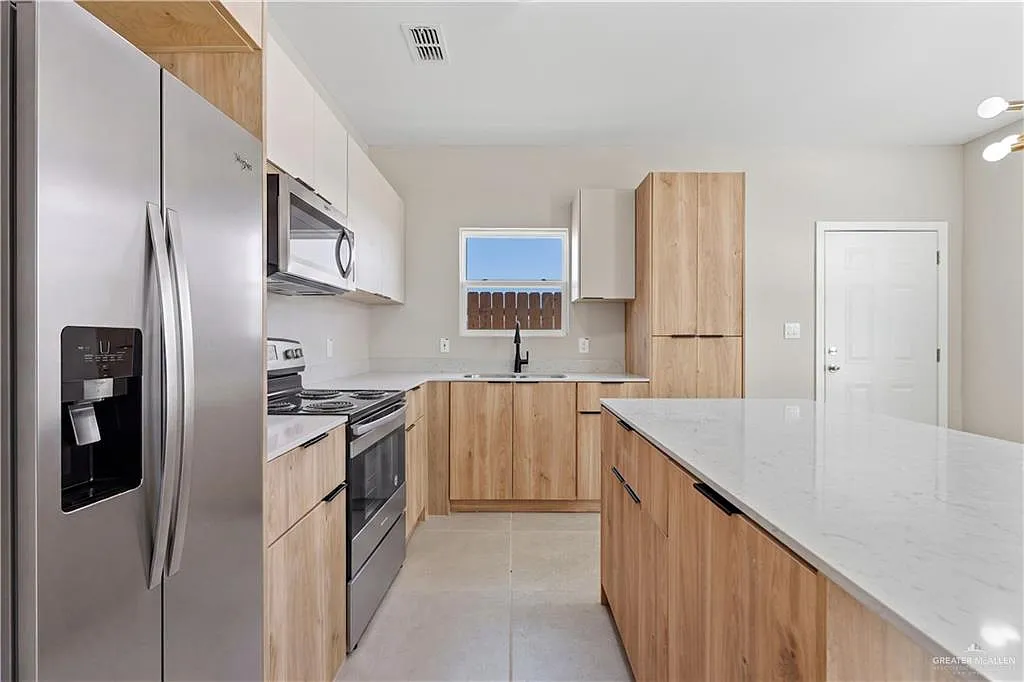 2 bed, 2.0 bath, 980 sqft, $1,050 — Photo 4