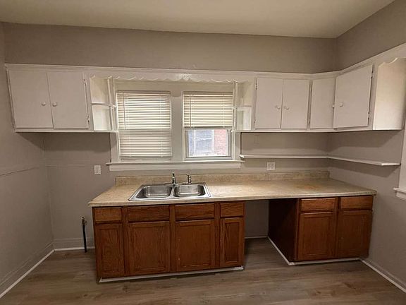 2nd image of 13331 Strathmoor St