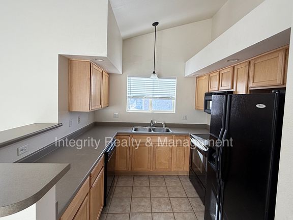 5th image of 18681 E Water Dr Unit C