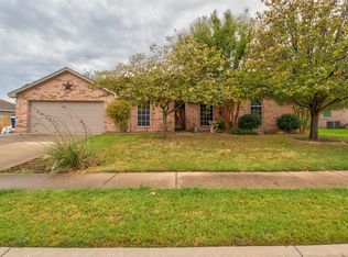 405 Marybeth Dr, Burleson, TX 76028