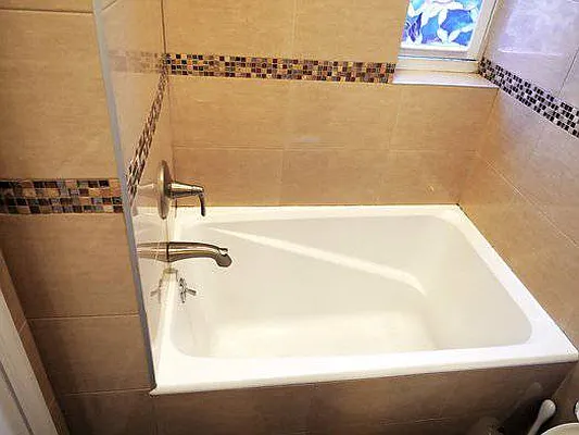 Rented by Premier Metro Realty Corp | media 41