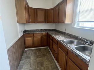 84 Shawmut St #2-R, Lewiston, ME 04240