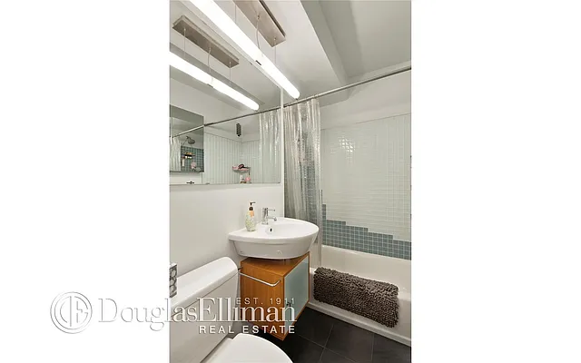 Rented by Douglas Elliman | media 22