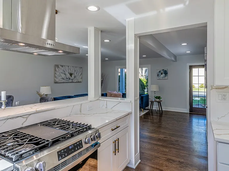 380 Ventura Club Dr — Photo 9