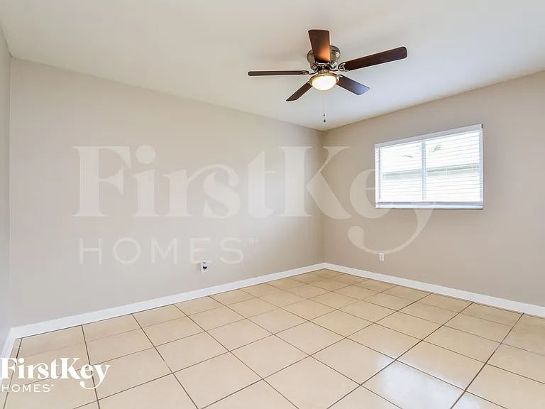 2918 SE 8th Pl — Photo 13