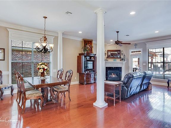 3rd image of 407 Stanton Ct