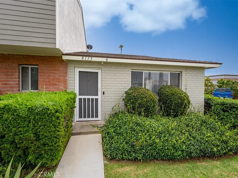 8115 Woolburn Dr — Photo 2