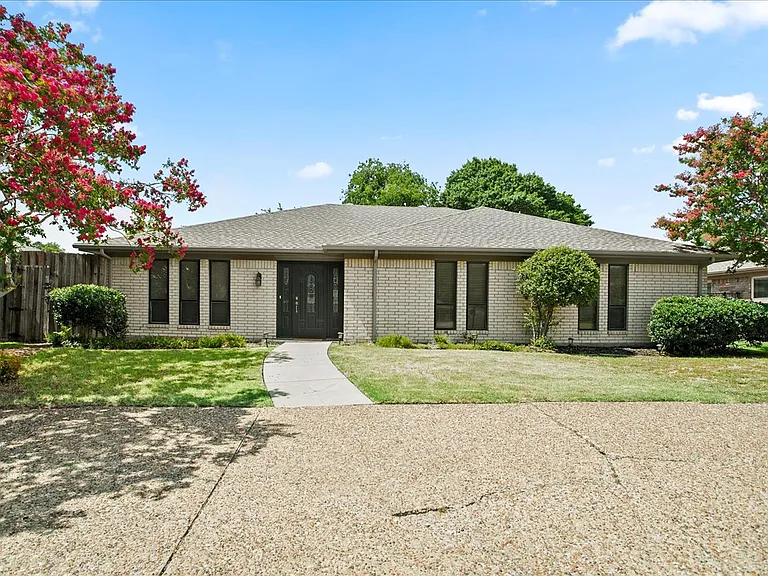 2309 Lawndale Dr — Photo 1