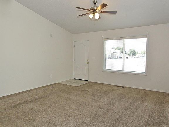 3rd image of 454 Old Maple Ct #454