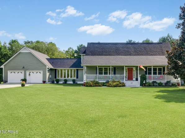 219 Country Club Drive, Wallace, NC 28466