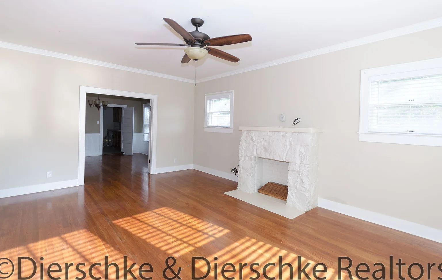 Precious Santa Rita Home! 3 Bedroom, 2 Bath Over 1600 Sq Ft, Don't Miss Out! — Photo 4
