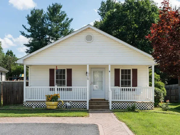 115 Hodge St, Stuarts Draft, VA 24477