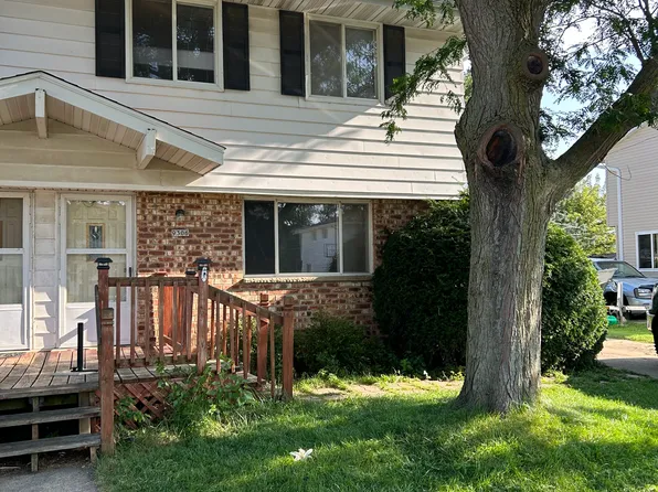 9306 Florence Dr, Sturtevant, WI 53177