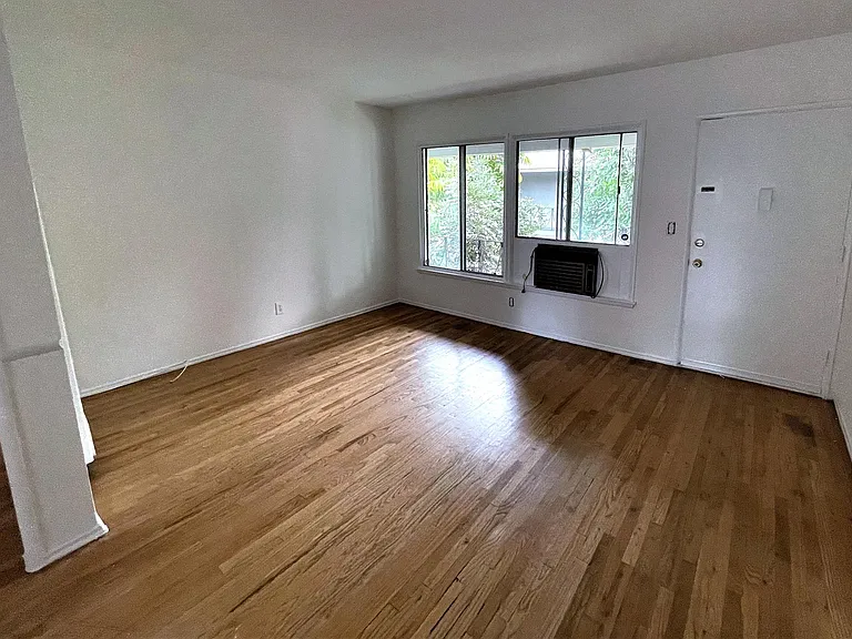 11653 Blix St #5 — Photo 5
