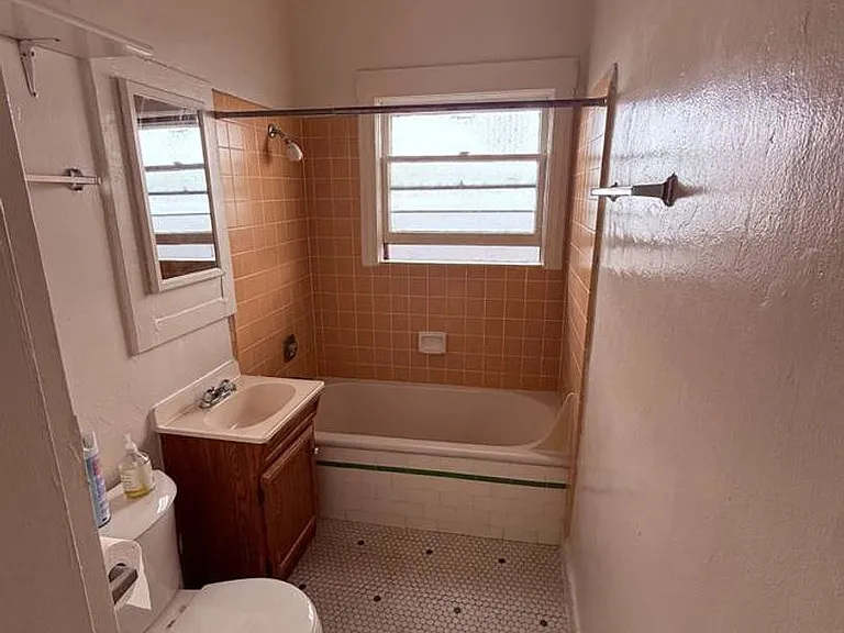 2320 Haste St #8 — Photo 10