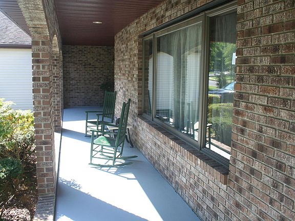 2nd image of 696 Princess Ct