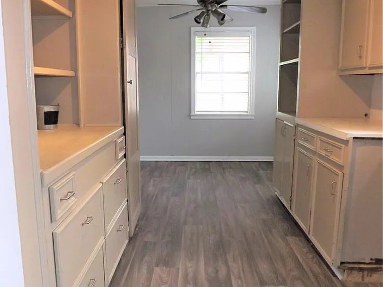 103 N Oak Dr — Photo 8
