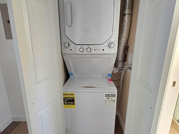 3rd image of 1014 5th Ave APT 3