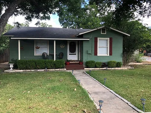 893 Pine St Photo 1
