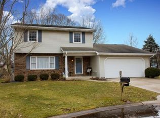1850 Acorn Ln, Mishawaka, IN 46544