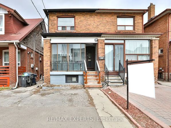 659 Vaughan Rd #C03, Toronto, ON M6E 2Y4
