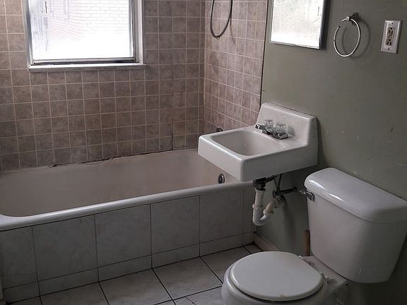 4th image of 828 Jane Dr APT B