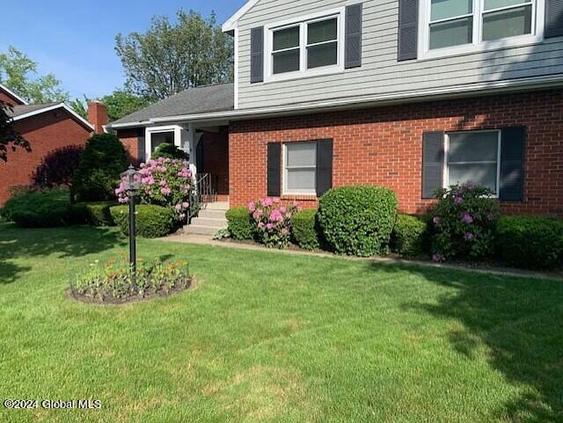 2nd image of 8 Coventry Court