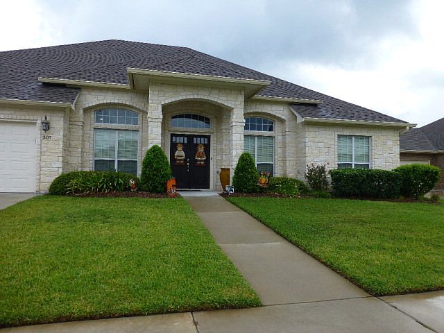 1st image of 307 Auburn Hl