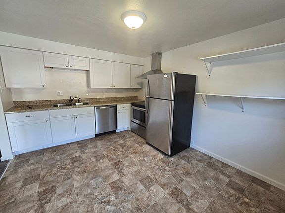 4th image of 947 Academy Heights Dr