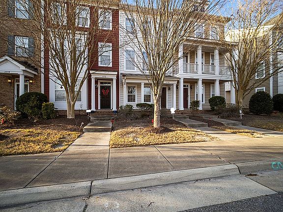 3rd image of 3170 Greenwood Dr