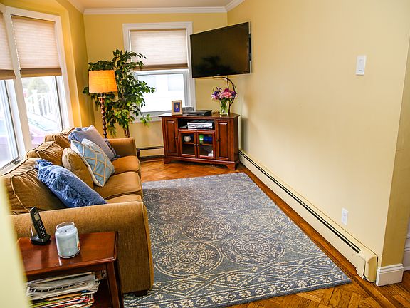 2nd image of 24 Tarance St