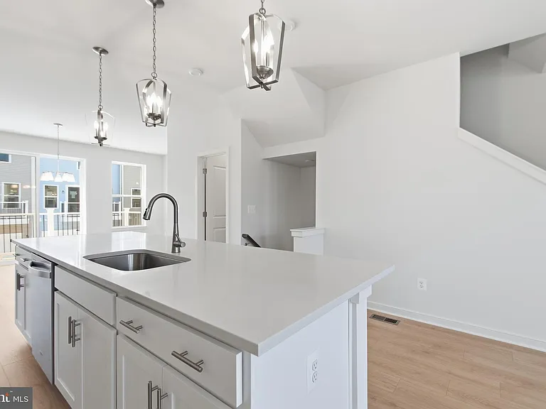 18002 Alicia Ave — Photo 20