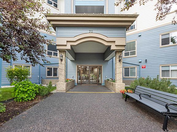 4th image of 70 Crystal Ln #412