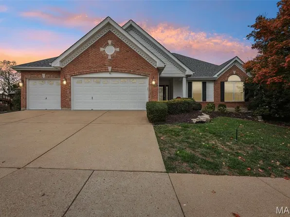 2315 Dartmouth Bend Dr, Ballwin, MO 63011