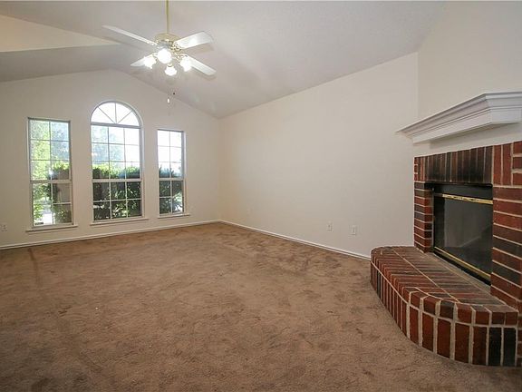 3rd image of 10209 Maria Dr
