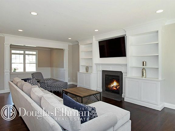 5th image of 67 Calvin Ave