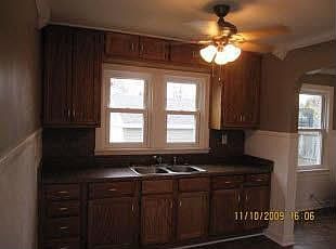 2nd image of 714 Pulliam Ave