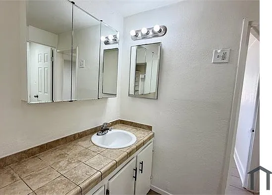 45144 Cedar Ave — Photo 11