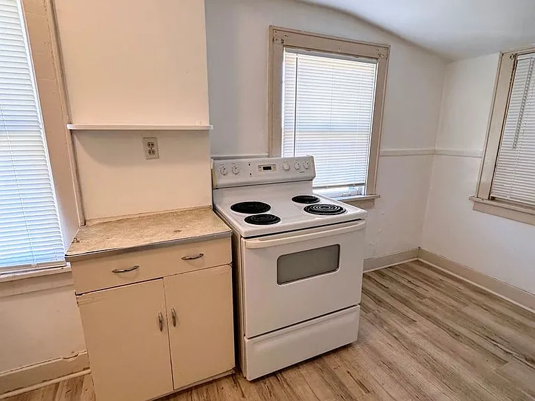 114 N Plum St. — Photo 7